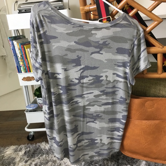 Mustard Seed soft camp v neck - Picture 3 of 3